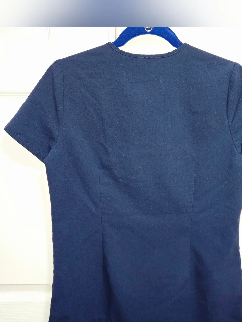 EUC Womens FIGS XS Navy Catarina Scrub Top and XS Petite Kade Cargos Set - Picture 3 of 7